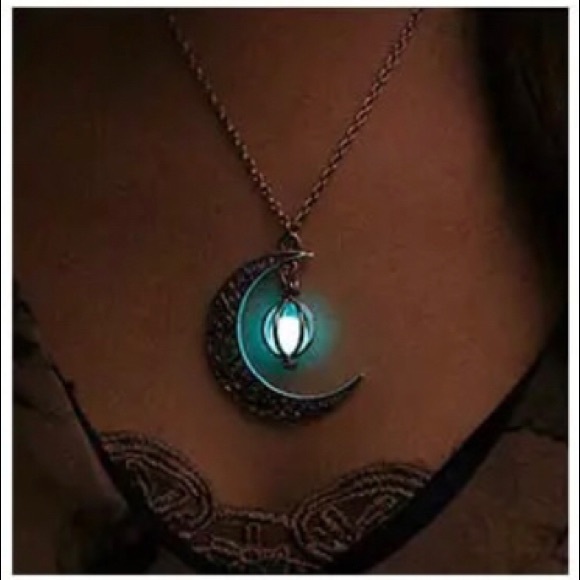 Pendent - Picture 1 of 5